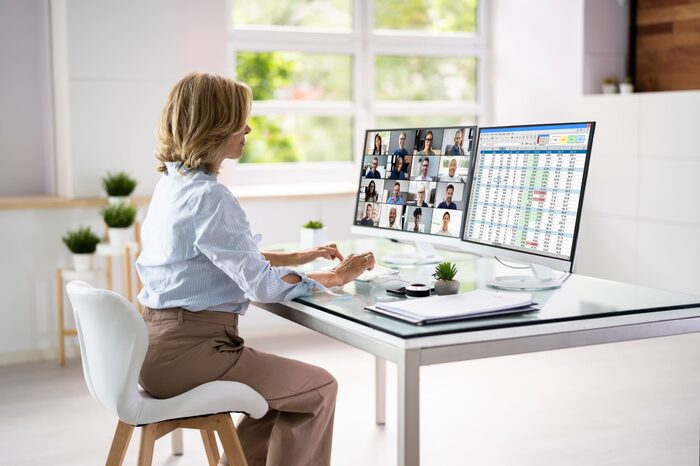Employee time tracking system